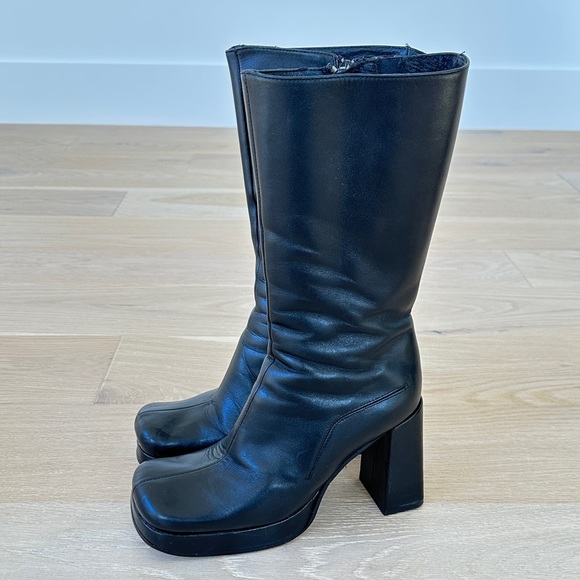 Vintage Guess Leather Boots - Picture 2 of 4